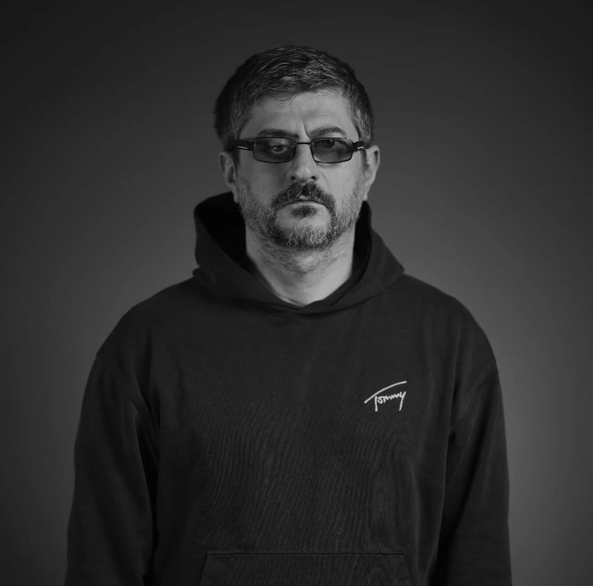 აპოლიტიკური კოდი